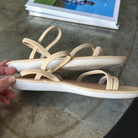 Corso Como 9 yellow sandal EUC - Picture 6 of 9